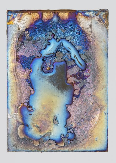 Raphael Hefti, Polycrystals, 2020, Bismuth,
22 × 15 cm, Courtesy the artist