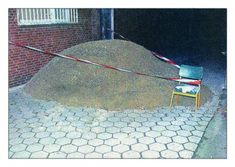 Peter Piller
from: “Ungeklärte Fälle”, 2006
Archive Peter Piller
Courtesy Capitain Petzel, Berlin
archival pigment print, framed
© VG Bild-Kunst, Bonn 2022