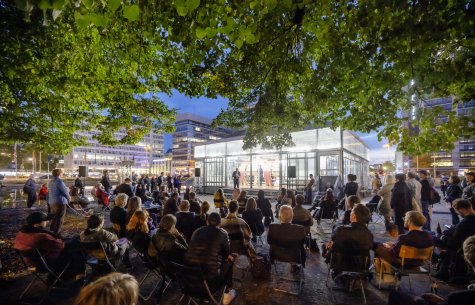 ARCH+ Verlag

ARCH+ ist die führende Zeitschrift für Architektur und Urbanismus. Foto: David von Becker