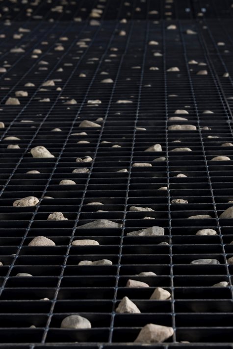 Cinthia Marcelle, Hunting Ground / Chão da caça, 2017 (Detail)
2018 Version Kunsthalle Düsseldorf
Courtesy: Die Künstlerin und Galeria Vermelho, São Paulo
Foto: Katja Illner