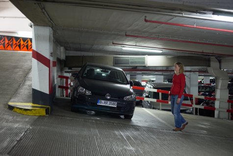 MUR BRUT 04: Marlin de Haan IN OUT UP DOWN
Parkhaus Kunsthalle Düsseldorf, 2015
Photo: Gregor Herse