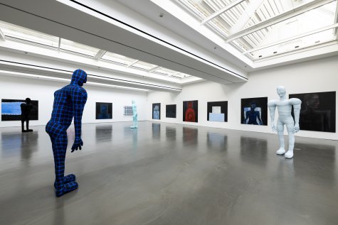 Raphaela Simon
„Es liebt Dich und Deine Körperlichkeit ein Verwirrter“, Kunsthalle Düsseldorf, 2022
Foto: Katja Illner