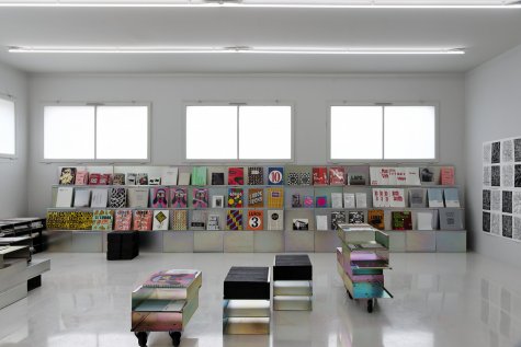 Lubok Verlag

Since 2007, Lubok Verlag has been publishing original graphic artists’ books with linocuts and woodcuts, material and screen prints as well as artists’ books, zines and catalogs in offset and cliché printing from the fields of painting, graphics, photography, installation, collage, etc.