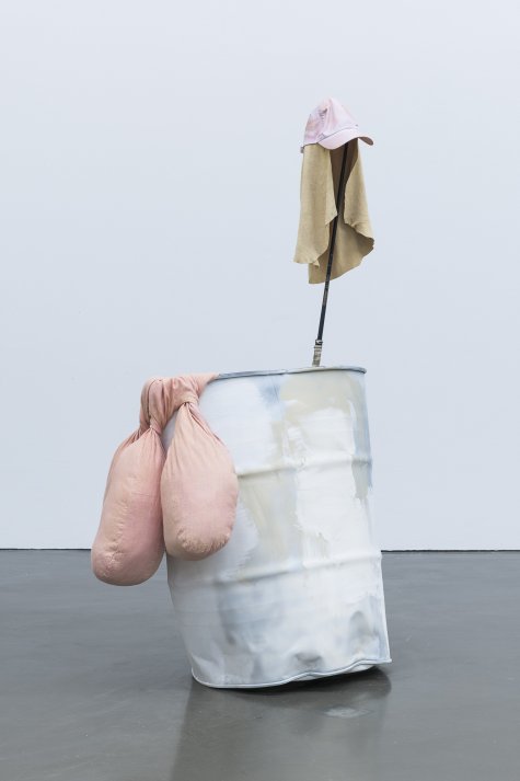 Kaputt! Kaputt!, 2019
Barrels, concrete, paint, mixed media
Photo: Katja Illner