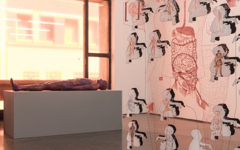 Mariechen Danz
Womb Tomb, 2014-2015
Fiberglas, Harz, thermochromatische Pigmente, zeitgesteuerte Wärmequelle
Courtesy Galerie Tanja Wagner
Open Book: Vessel Veins (map notation), 2016
Digitaldruck auf Plexiglas
Courtesy Galerie Tanja Wagner