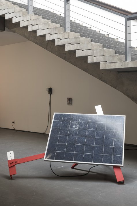 Pablo Wendel
PV-Guerilla, 2014-fortlaufend
Fragmente eines Strommastes, PV-Modul
Courtesy Performance Electrics