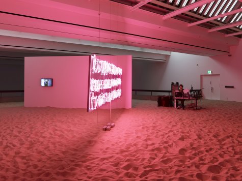 Samson Young, A dark theme keeps me here, I’ll make a broken music, Kunsthalle Düsseldorf 2016/2017, Photo: Simon Vogel